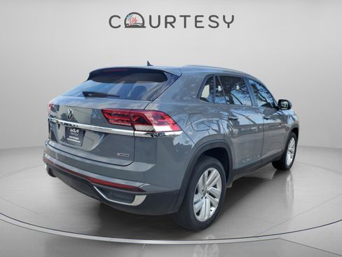 Used 2021 Volkswagen Atlas Cross Sport SE w/ Panoramic Sunroof Package image 5