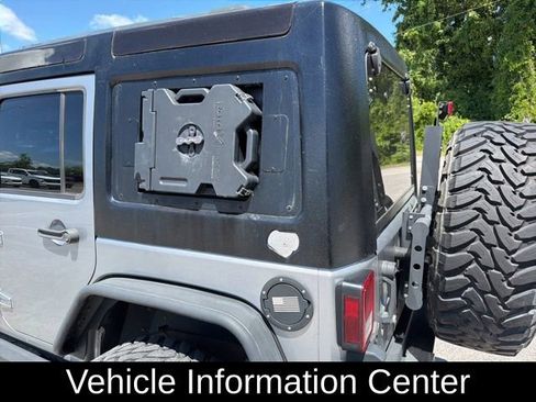 Used 2017 Jeep Wrangler Unlimited Sport w/ Connectivity Group AWD/4WD image 8