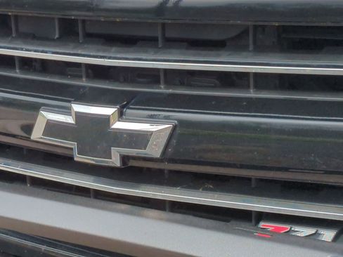 Used 2018 Chevrolet Silverado 1500 LT w/ Redline Edition AWD/4WD image 12