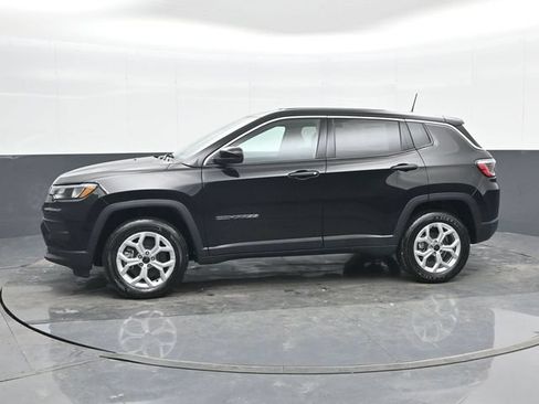 Used 2025 Jeep Compass Sport w/ Mopar Graphics Package AWD/4WD image 26