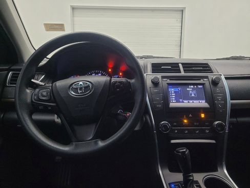 Used 2015 Toyota Camry LE image 22