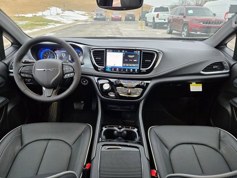 New 2026 Chrysler Pacifica Limited w/ Uconnect Theater Family Group AWD/4WD image 14