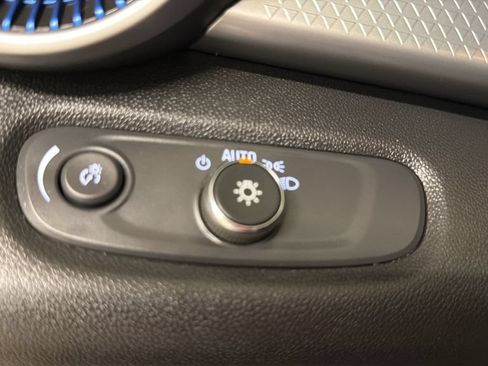 Used 2026 Chevrolet Trax LS FWD image 17