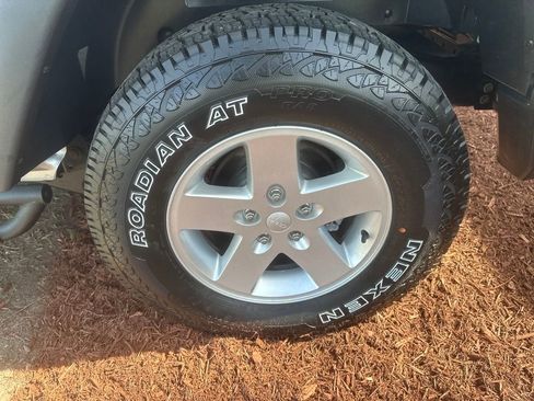 Used 2017 Jeep Wrangler Unlimited Sport w/ Quick Order Package 24S image 19