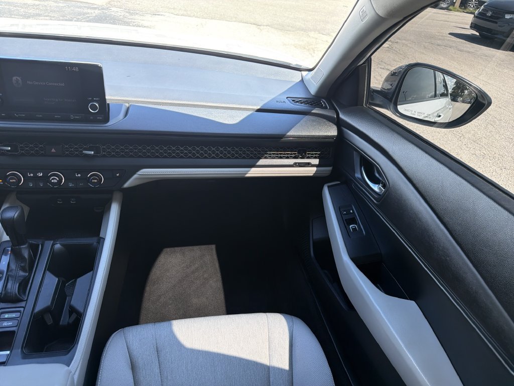 Used 2025 Honda Accord SE image 17