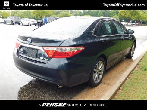 Used 2016 Toyota Camry XLE w/ Moonroof Package FWD image 4