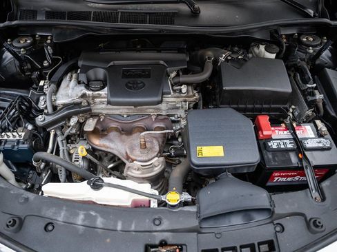 Used 2013 Toyota Camry XLE FWD image 18