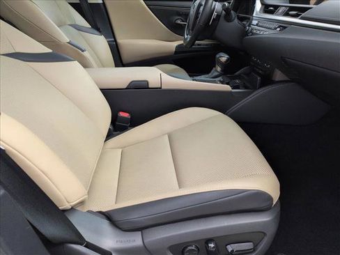 Used 2020 Lexus ES 300h w/ Premium Package FWD image 22