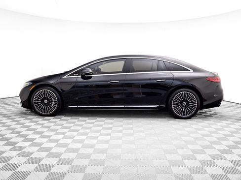 Used 2022 Mercedes-Benz EQS 580 4MATIC Sedan image 2