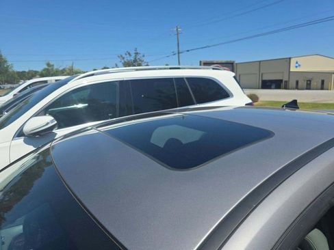 Used 2025 Hyundai Elantra SEL FWD image 8