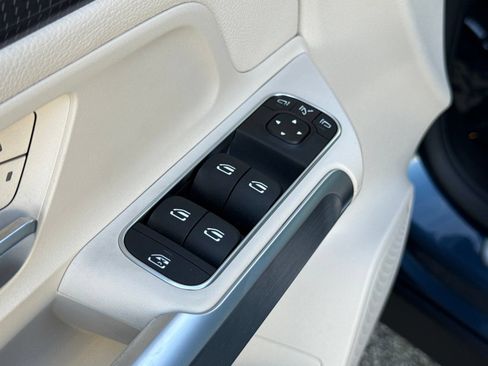 Used 2022 Mercedes-Benz GLB 250 image 22