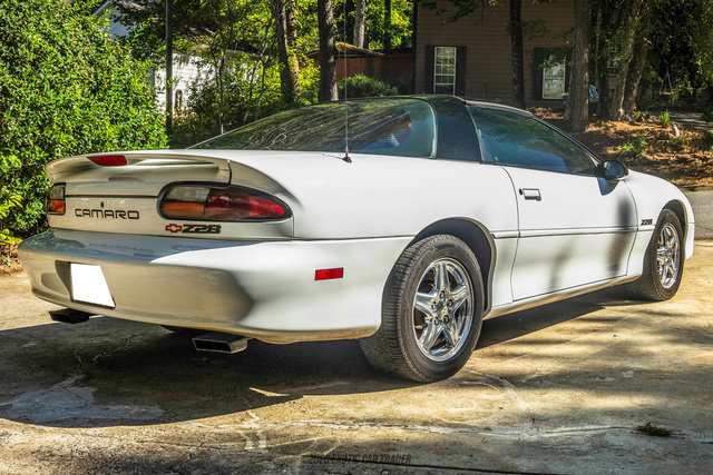 Used 1998 Chevrolet Camaro Z28 w/ Preferred Equipment Group 2 RWD image 17