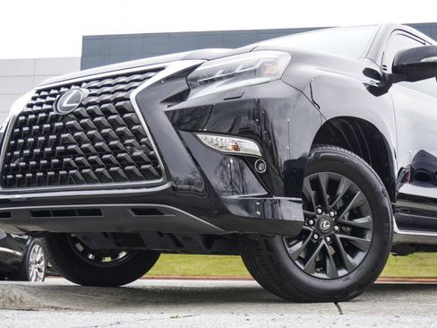 Used 2023 Lexus GX 460 Premium w/ Premium Plus Package image 2