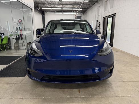 Used 2023 Tesla Model Y Long Range AWD/4WD image 2