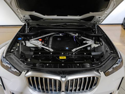 Used 2024 BMW X5 xDrive40i w/ Premium Package AWD/4WD image 53