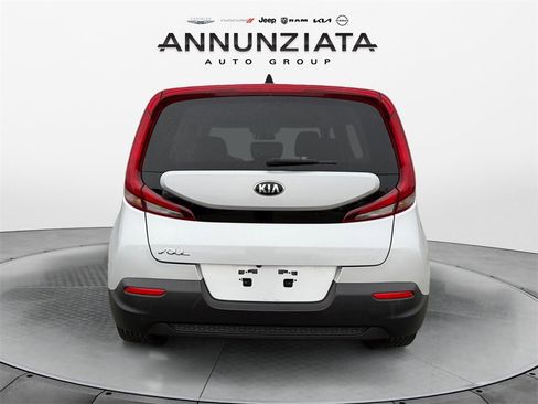 Certified 2021 Kia Soul LX image 4
