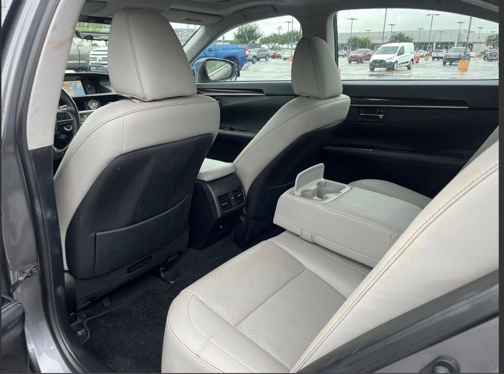 Used 2018 Lexus ES 350 w/ Navigation System Package FWD image 16