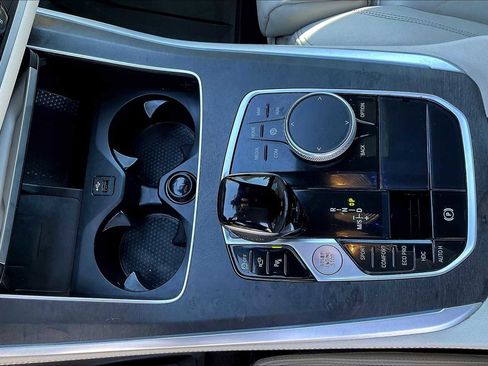 Used 2022 BMW X5 xDrive40i w/ M Sport Package image 20