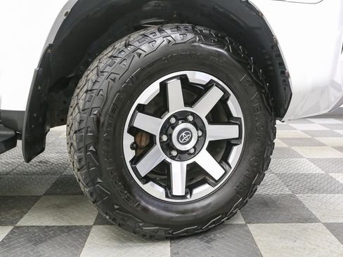Used 2017 Toyota 4Runner TRD Off-Road Premium image 14