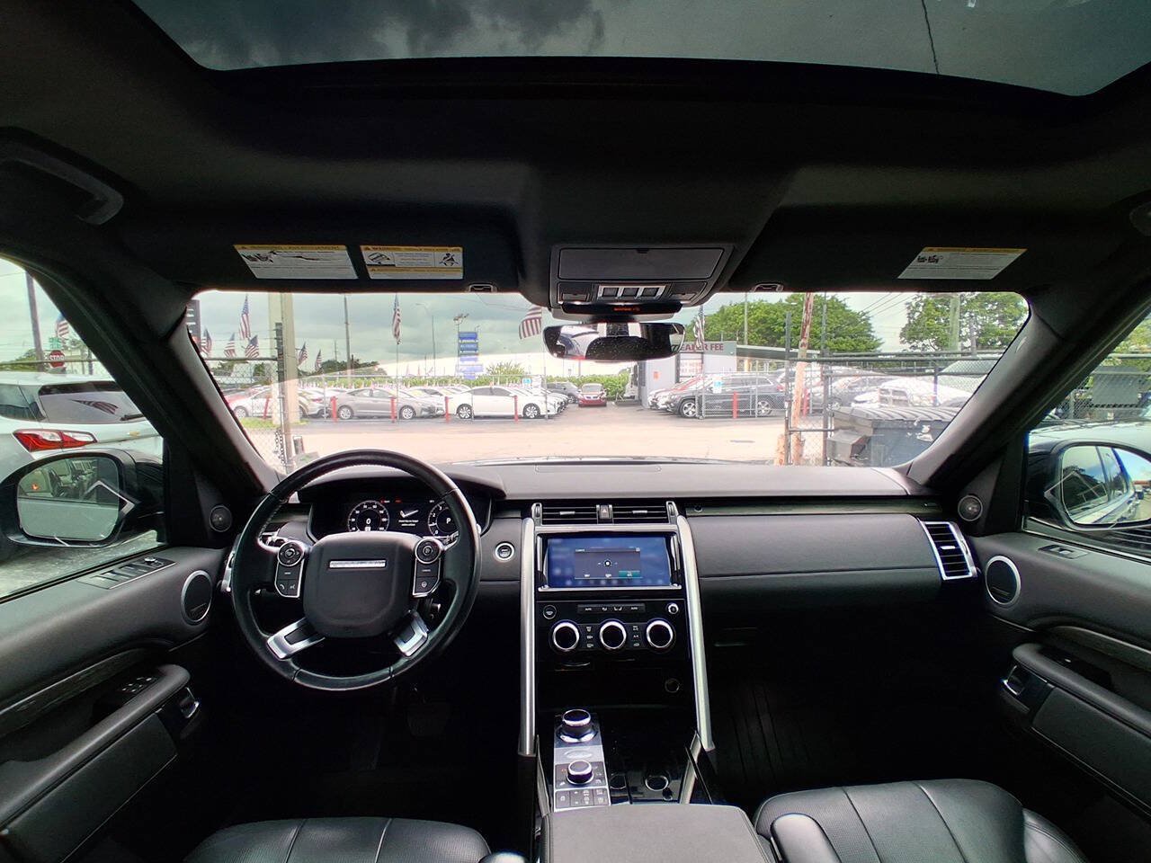 Used 2018 Land Rover Discovery HSE AWD/4WD image 23