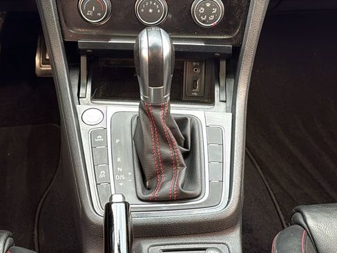Used 2016 Volkswagen GTI SE w/ Lighting Package (SEL) FWD image 24