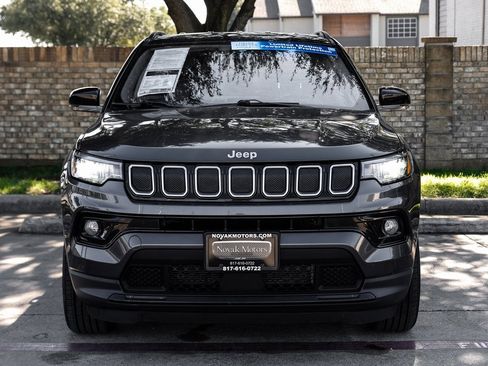 Used 2022 Jeep Compass Limited image 10