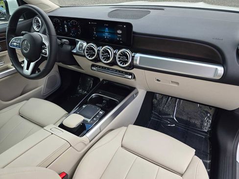 Used 2023 Mercedes-Benz GLB 250 4MATIC image 10