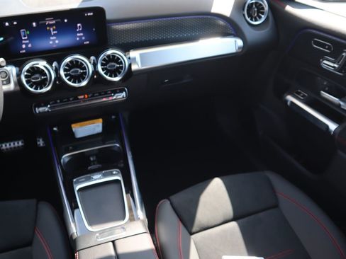New 2025 Mercedes-Benz GLB 250 GLB 250 image 12