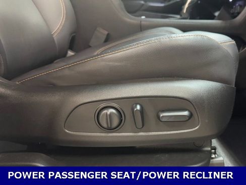 Used 2021 Chevrolet Traverse Premier image 42