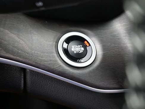 Used 2025 Jeep Grand Cherokee L Limited image 22