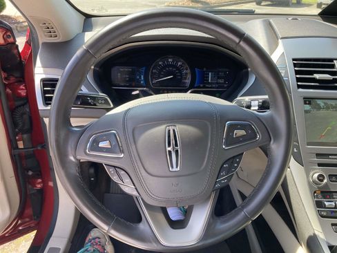 Used 2017 Lincoln MKZ Premiere FWD image 29