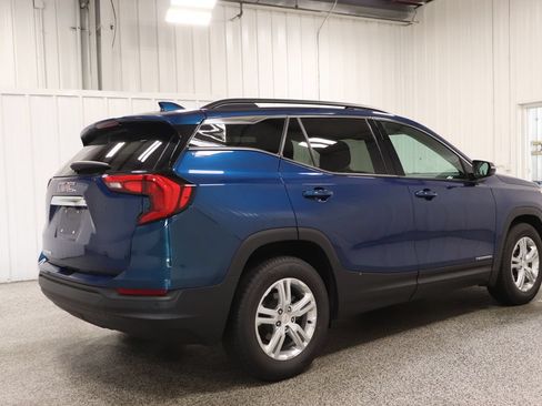 Used 2020 GMC Terrain SLE w/ Driver Convenience Package FWD image 6