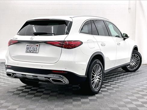Certified 2025 Mercedes-Benz GLC 300 image 11