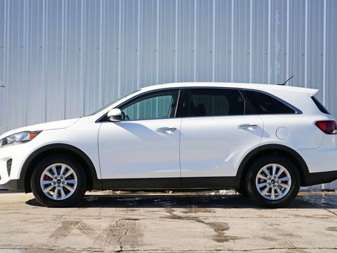 Used 2020 Kia Sorento LX image 8