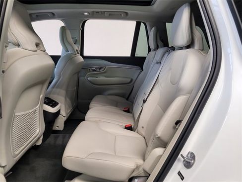 Certified 2024 Volvo XC90 B5 Core image 14
