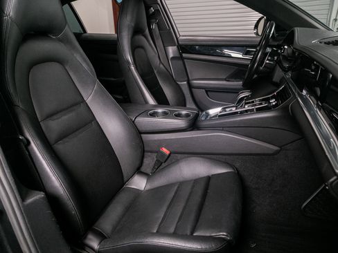 Used 2018 Porsche Panamera 4 image 25