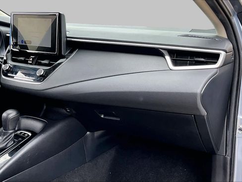 Used 2025 Toyota Corolla LE FWD image 17
