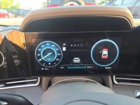 Certified 2025 Hyundai Elantra SEL FWD image 18