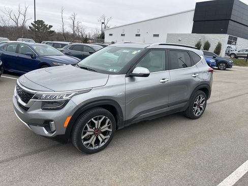 Certified 2023 Kia Seltos SX w/ SX Sunroof Package image 3