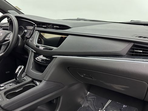 Used 2025 Cadillac XT5 Premium Luxury image 39