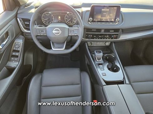 Used 2025 Nissan Rogue SV w/ SV Premium Package FWD image 13
