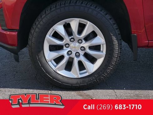 Used 2021 Chevrolet Silverado 1500 Custom AWD/4WD image 39