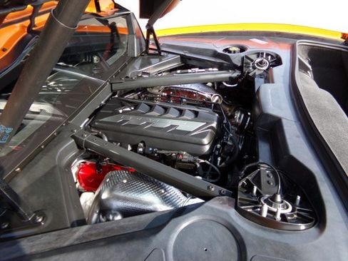 Used 2024 Chevrolet Corvette Stingray Premium Cpe w/ Z51 Performance Package RWD image 14
