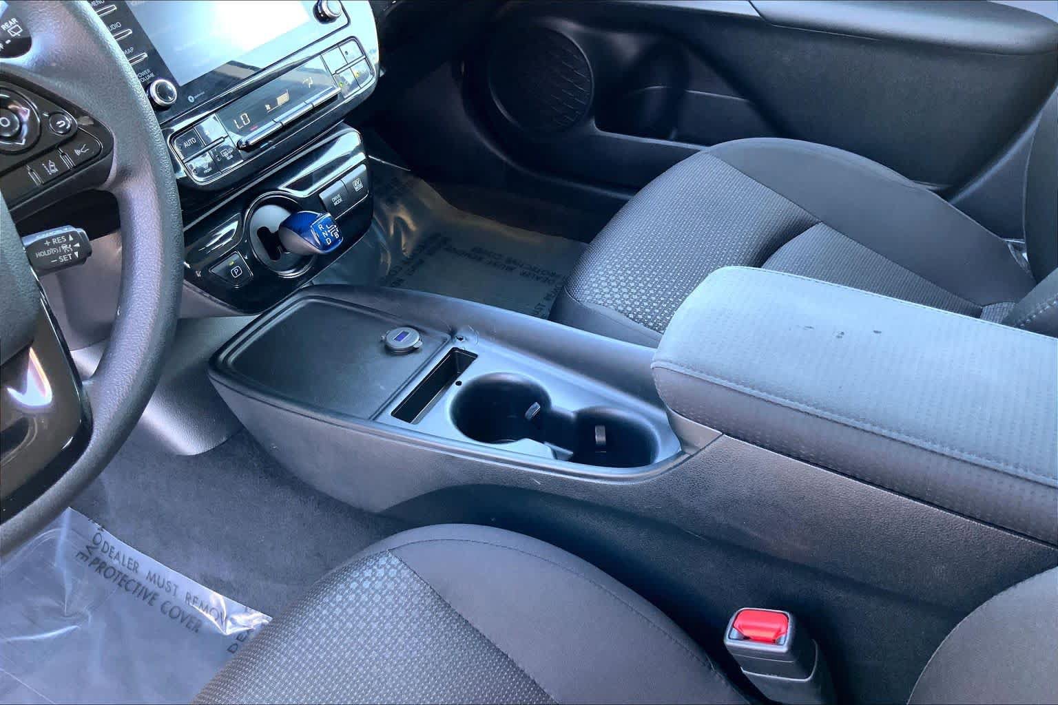 Used 2022 Toyota Prius LE FWD image 16