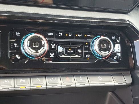 New 2026 GMC Sierra 1500 AT4 w/ AT4 Premium Package AWD/4WD image 24
