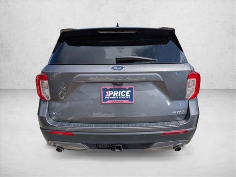 Used 2023 Ford Explorer XLT w/ Equipment Group 202A AWD/4WD image 5
