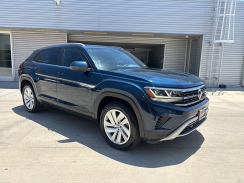 Used 2022 Volkswagen Atlas Cross Sport SE FWD image 3