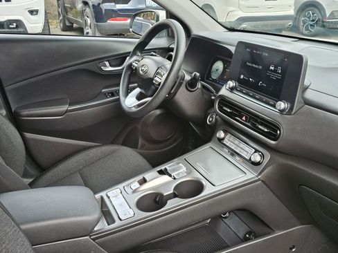 Used 2023 Hyundai Kona SE w/ Cargo Package image 10