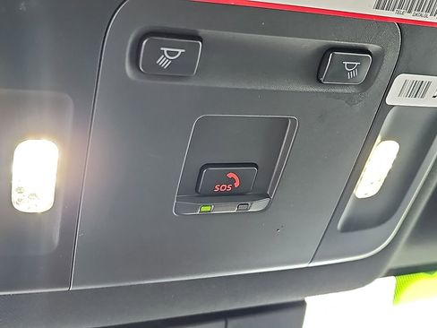 Used 2025 Toyota Camry SE image 25