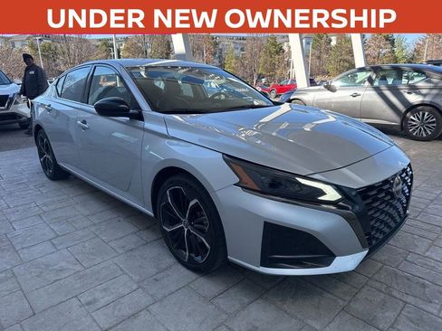 Certified 2024 Nissan Altima 2.5 SR image 1